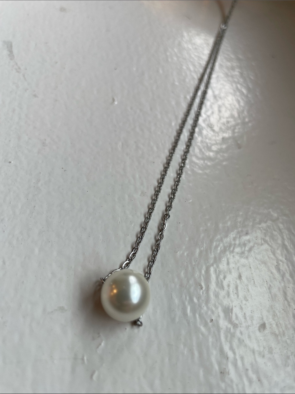 Single White Pearl Pendant Necklace on Silver Chain